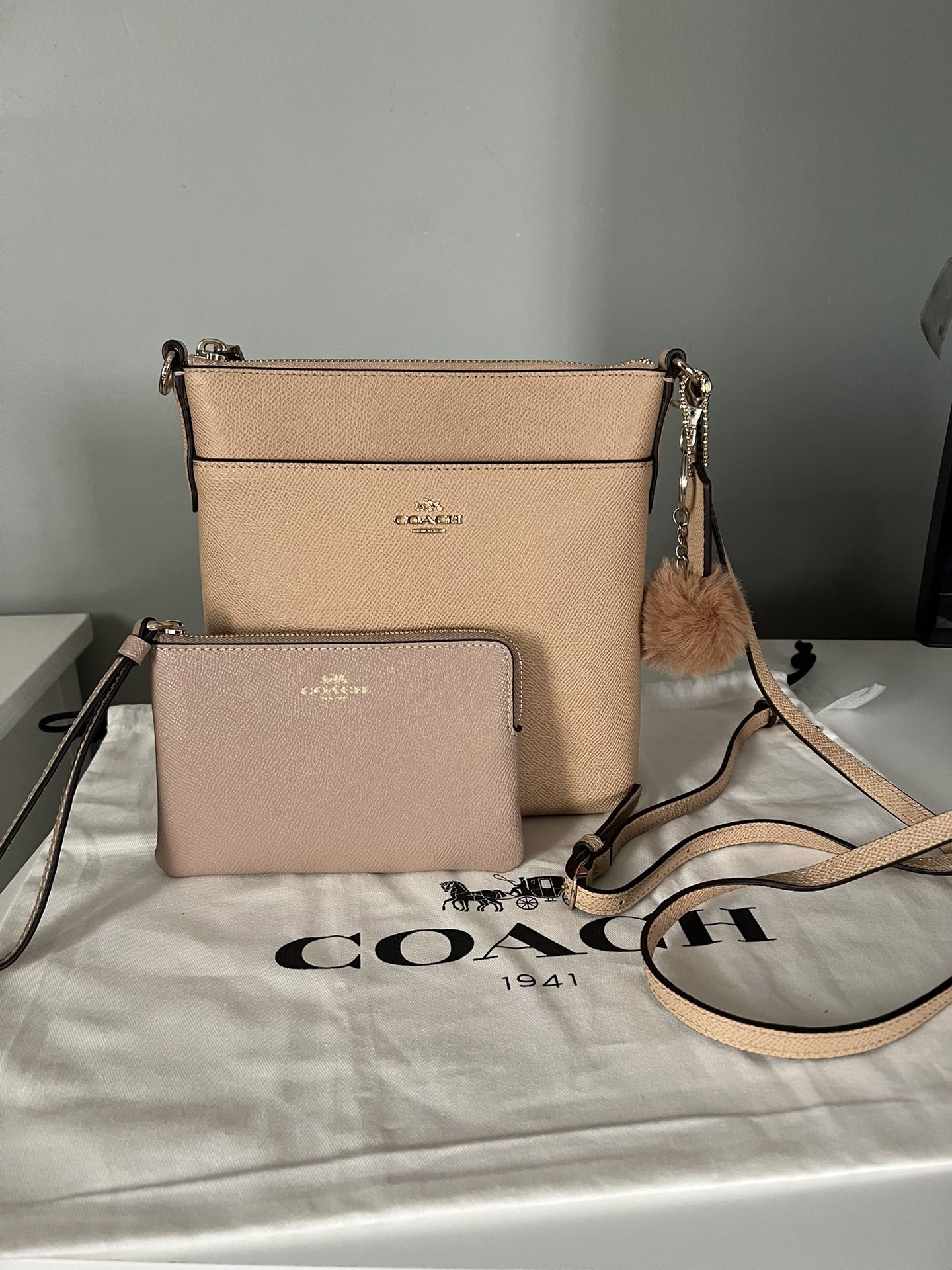 Coach Messenger Bag And Wristlet
