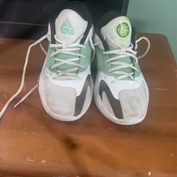 basketball shoes size 8