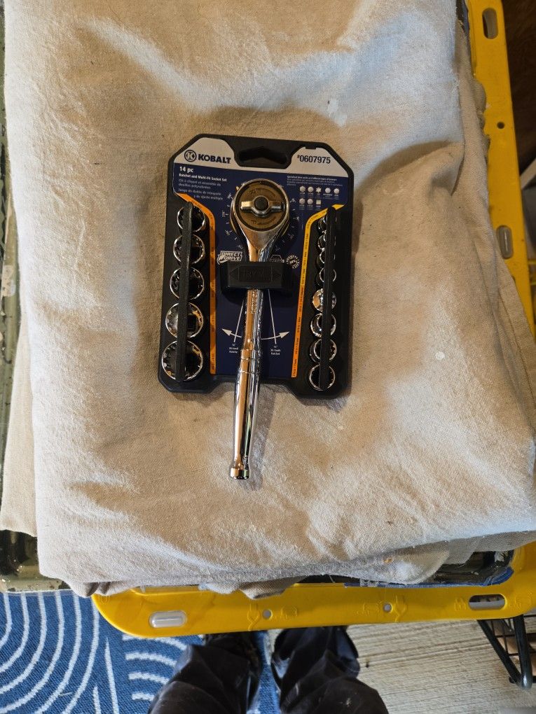 14 pc Ratchet Multi Fit Socket Set