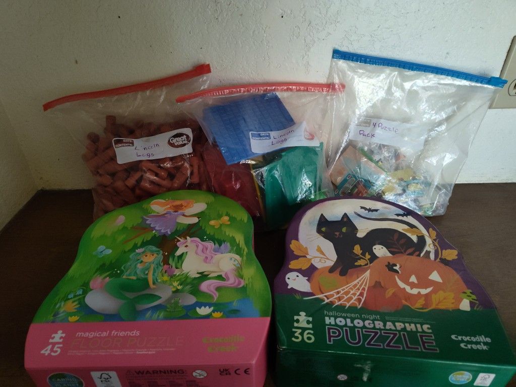 Puzzle Toys (READ DESCRIPTION)