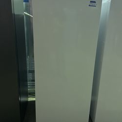 Brand New Open Box Frigidaire 16cu Upright Freezer FFU16F2VW