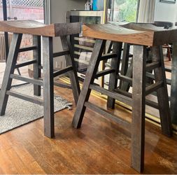 2 Barstools