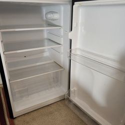 4.2 Cu.Ft. Compact Refrigerator With Freezer On Top