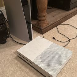 PS5 Disc Edition & Xbox One (INCLUDES Controllers)