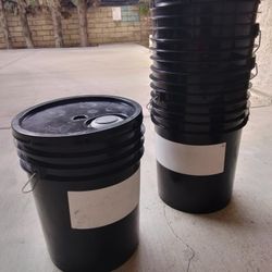 5 GALLON BUCKET WITH LID