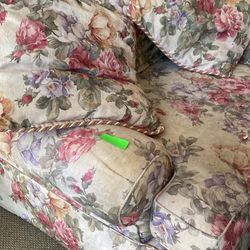 FREE————-PICK UP IN GREAT NECK ASAP