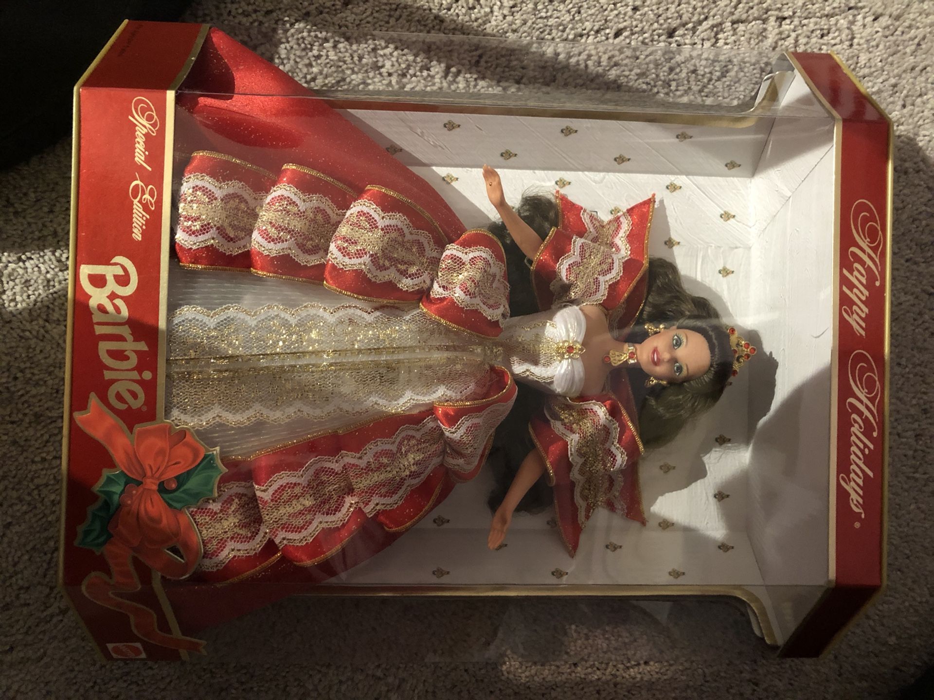 Barbie Happy Holidays Doll - Special Edition 10th Aniversary Hallmark 5th in Series (1997)