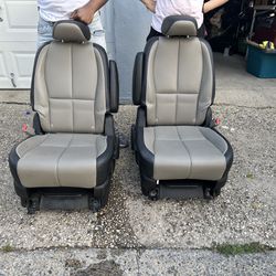 Kia Sedona Mini Van Middle Car Seats Delivery Available For Fee Curbside Locally 