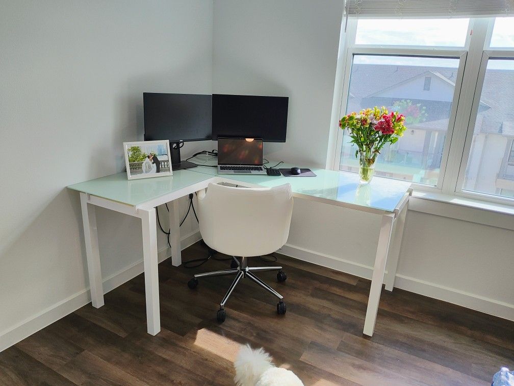 L Shaped Desk