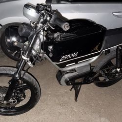 Monday Motorbike Un Good Condition 