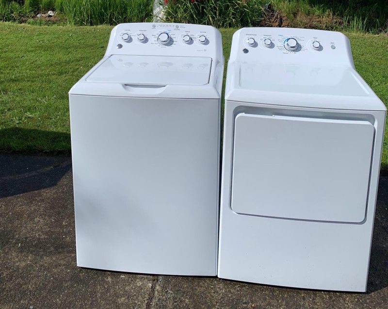 GE WASHER AND DRYER SET.