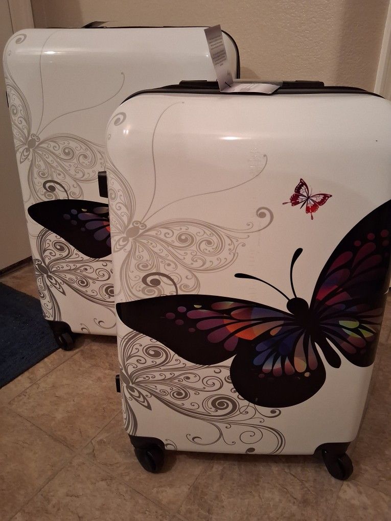 Set Of Luggage-READ ENTIRE MESSAGE