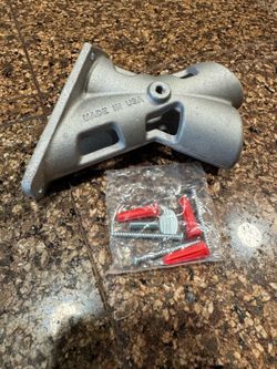 New premium flag pole bracket