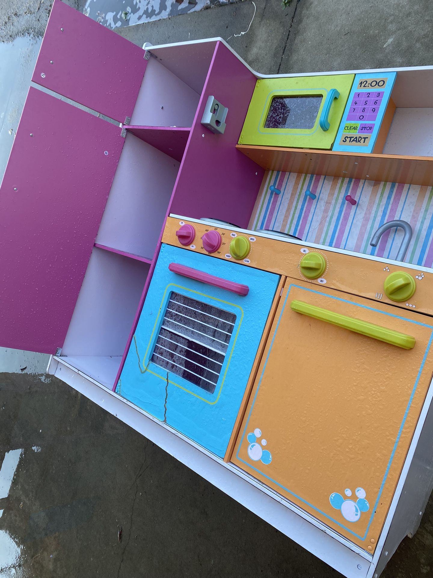 Play Kitchen 