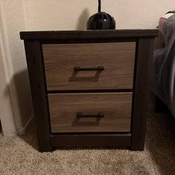 Small end table $25