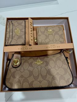 Beautiful hand bags !