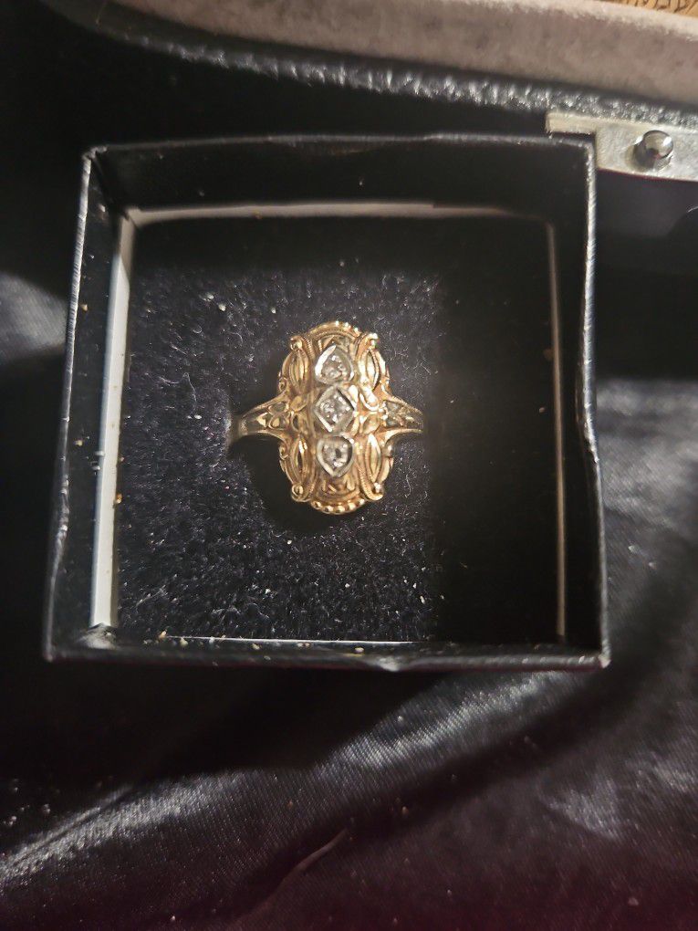 Antique 3  Diamond Ring 