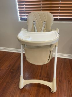 4-in-1 convertible highchair