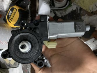 GENUINE Power Window Motor Front DRIVER LH for 01-06 Hyundai Elantra 824502D001