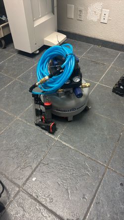 BRAND NEW MINI COMPRESSOR WITH PIN NAILER