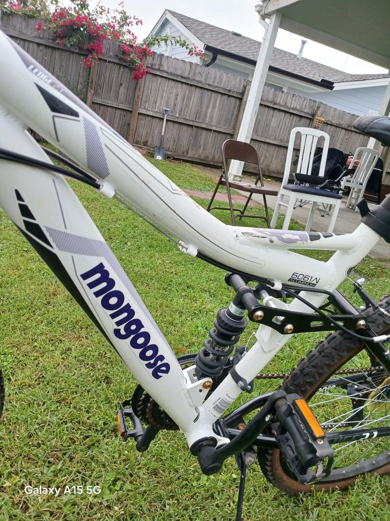 Mongose Like New Bike