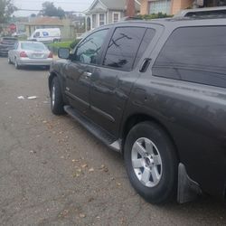 Nisan Armada 2005 V8 5.6L  FOR PARTS