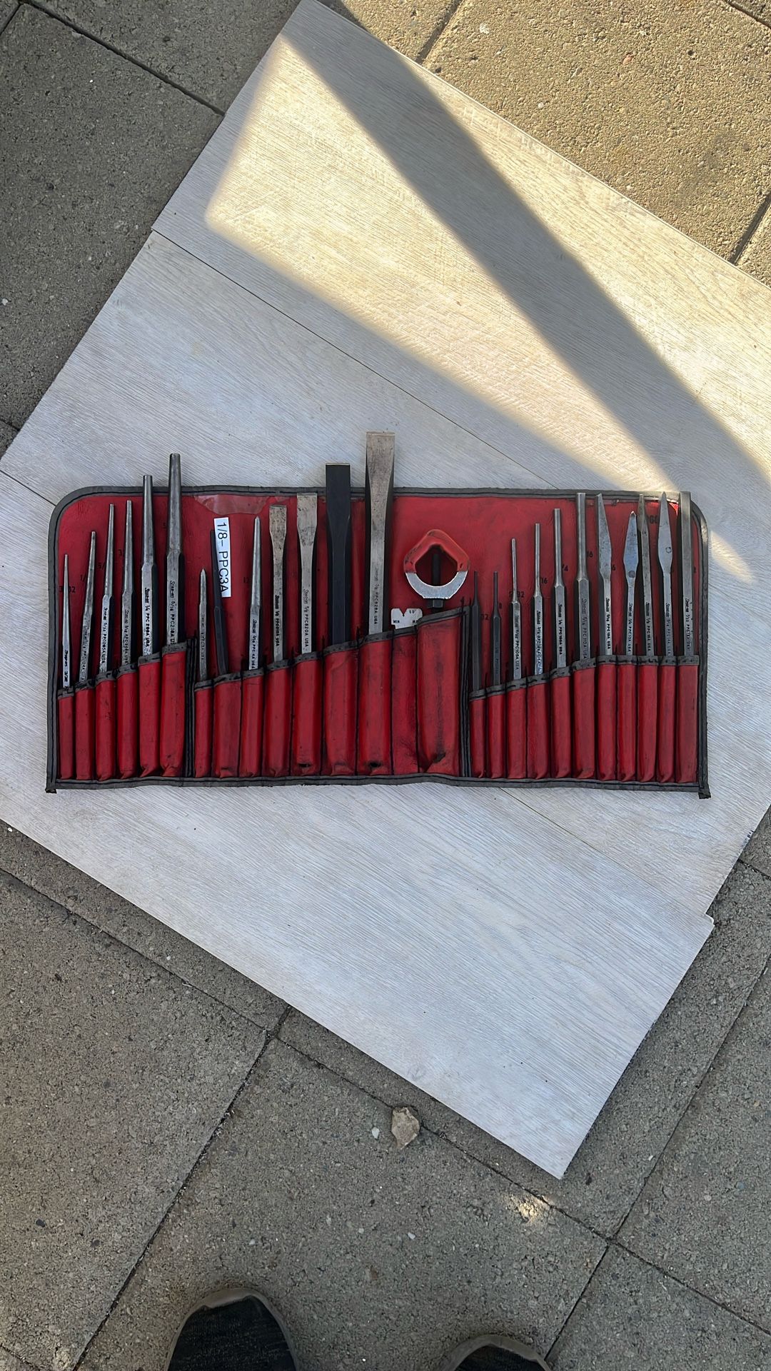 SNAP ON PUNCH AND CHISEL SET.