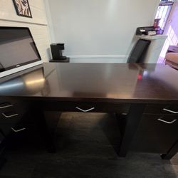 Large EXECUTIVE Office Desk