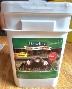 Granular Mole Vole & Gopher Repellent Repellex by AM Leonard
