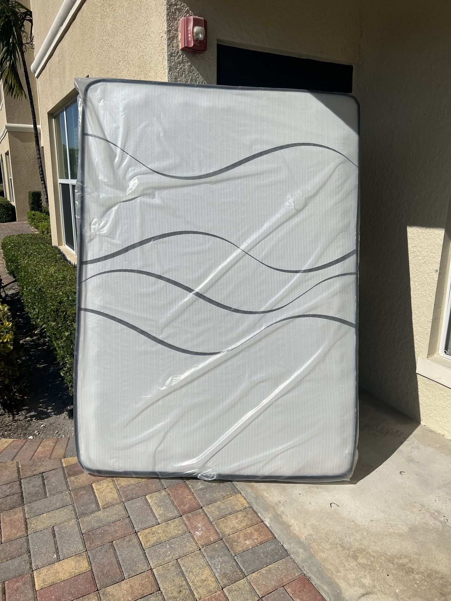 Mattresses: twin, full , queen regular ,  Colchon Nuevo Colchones plush or pillow top available cama bed mattress