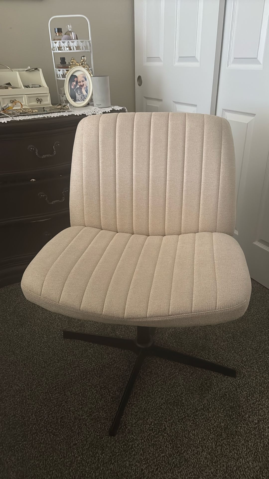 Crisscross Vanity Chair