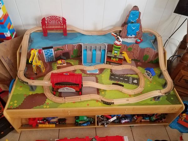 Grand Central Station Train Set & Table - Kidkraft (18007) for Sale ... Grand Central Station Train Set & Table - Kidkraft (18007) for Sale ...