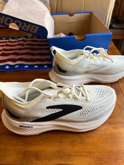 Brooks Glycerin 23 Womens 9.5