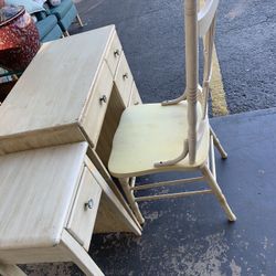 Computer table