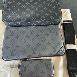 Louis  Vuitton Trio Messenger Bag 