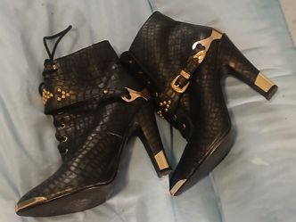 Black Croc-Embossed H&M Heeled Ankle Boots with Gold Hardware