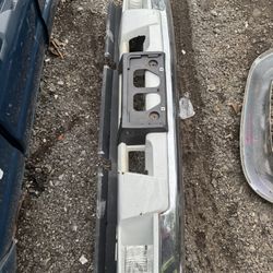 Front Bumper With Fog Lamps 2004 Chevrolet Colorado 