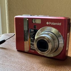 Polaroid i1236 12.0MP 5x Zoom Digital Camera Red like new