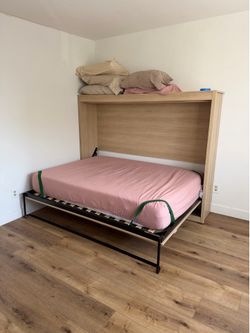 PENDING || FREE Full Sized Murphy Bed