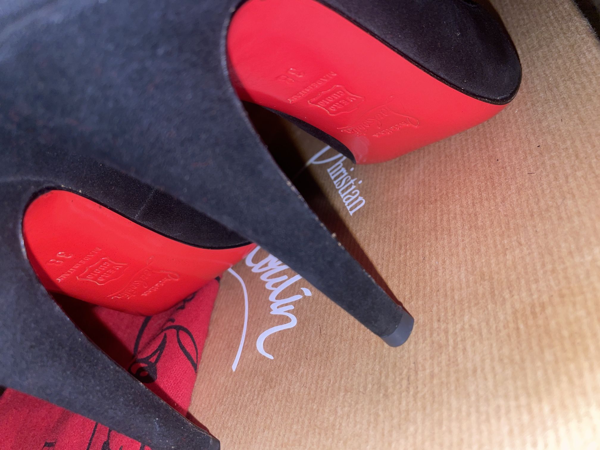 Christian Louboutin Size 37.5