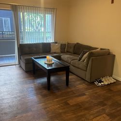 Sectional couch L shaped or reverse L