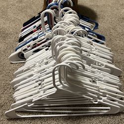 80 Plastic Hangers