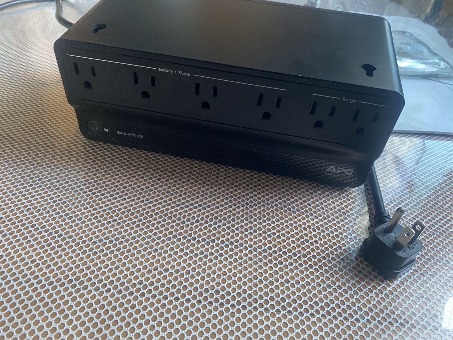UPS Battery Backup Surge Protector, 425VA Backup Battery Power Supply Black 2022