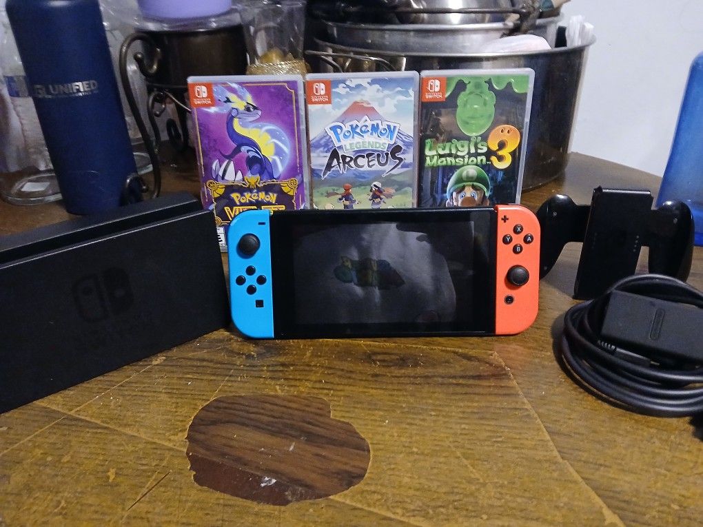 Nintendo Switch +3 Games