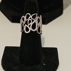 New Beautiful Silver Diamond Cut Ring
 Size 7