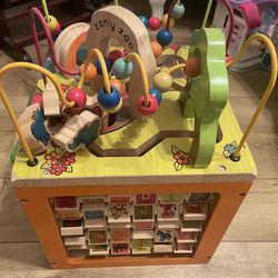 https://offerup.com/redirect/?o=Qi5Ub3lz Wooden Activity Cube Zany Zoo