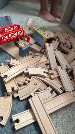 Wooden train tracks, Melissa and Doug