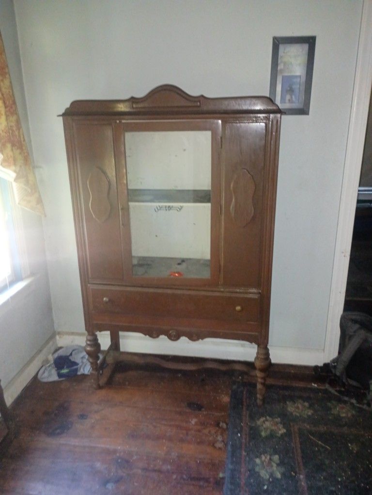 Old China Cabinet Moving 50$