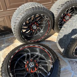 Dodge ram 1500.   22 Inch Wheels And Tires.