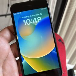 Cricket - AT&T iPhone 8 - 64GB 94% Battery 